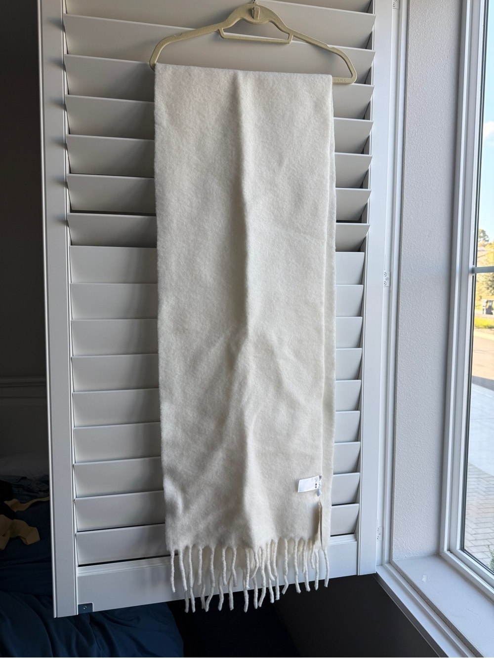 Uniqlo Cream Fringe Scarf